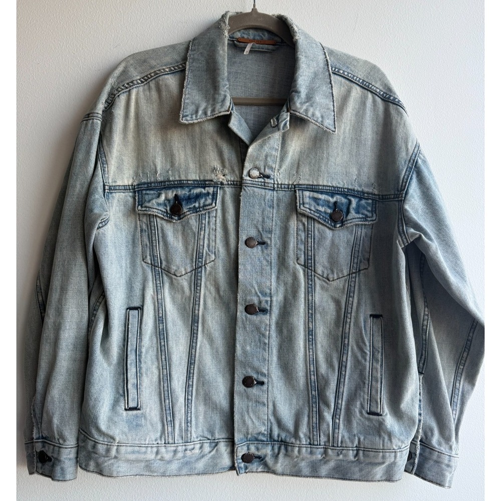 Free People Women's XS/Small Oversized Trucker Denim Jacket Light Wash EUC